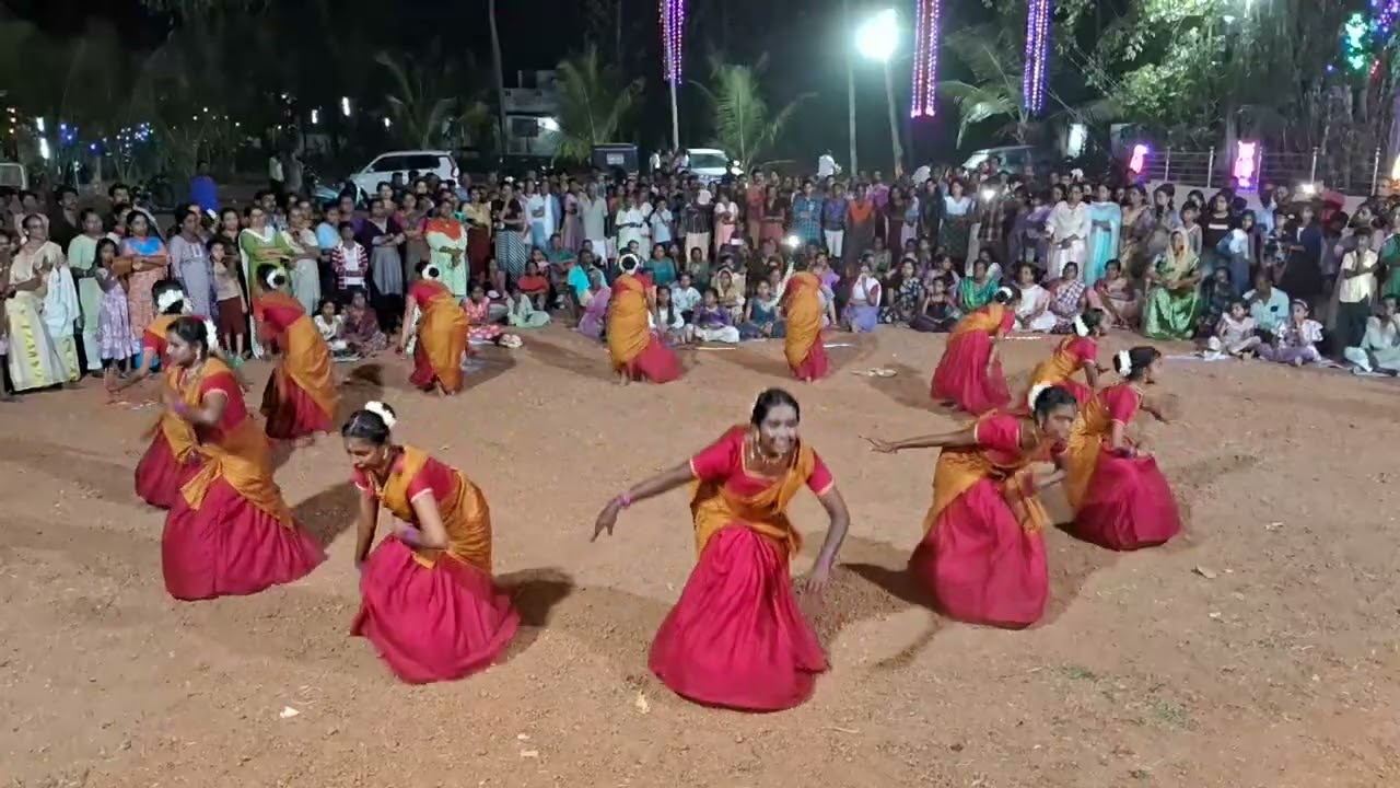 മലനട  ടീം ക്ഷേത്രയുടെ കൈകൊട്ടിക്കളി