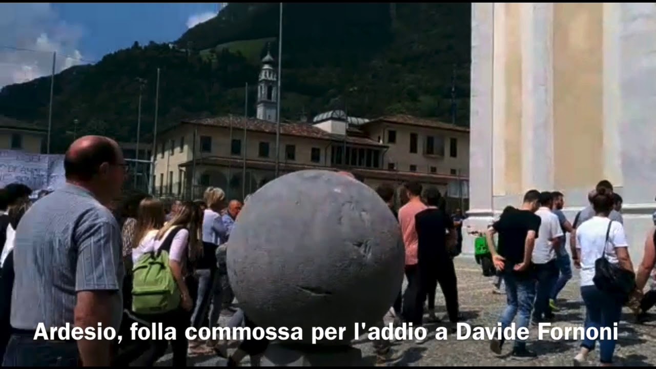 Ardesio, i funerali di Davide Fornoni