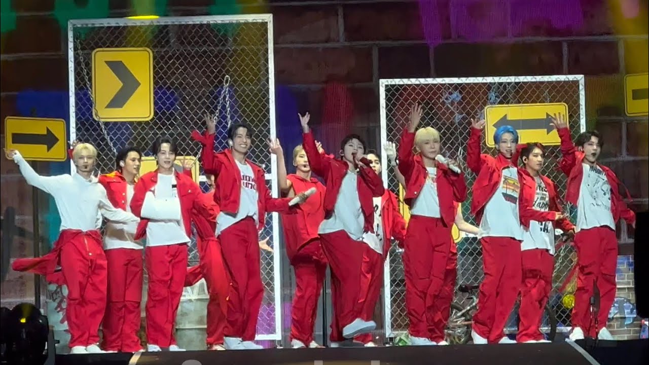 220812 SEVENTEEN - Mansae 4K Seattle Fancam BE THE SUN TOUR Live @ Climate Pledge Arena SVT 만세 직캠