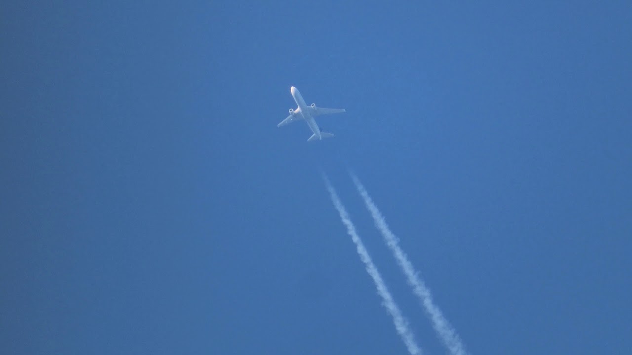 Plane spotting a Boeing 767-300 (B763)