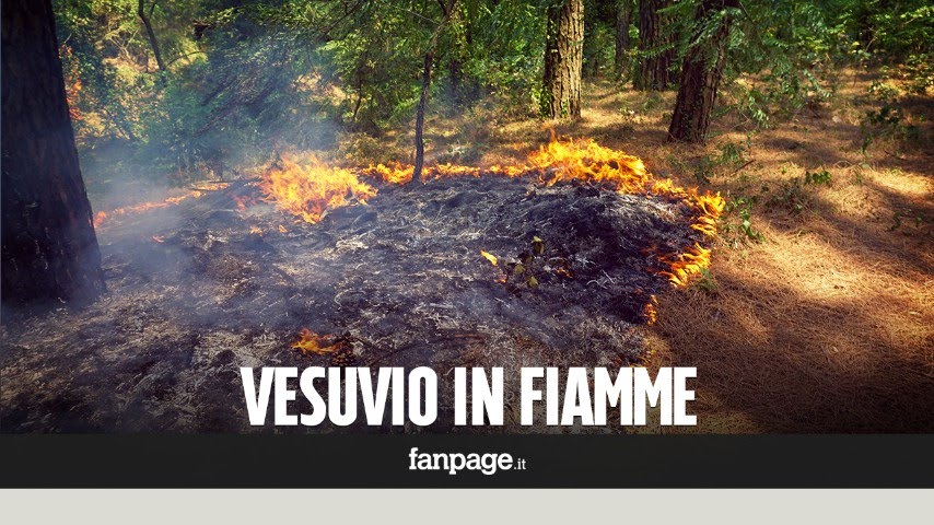 Vesuvio in fiamme da tre giorni: 