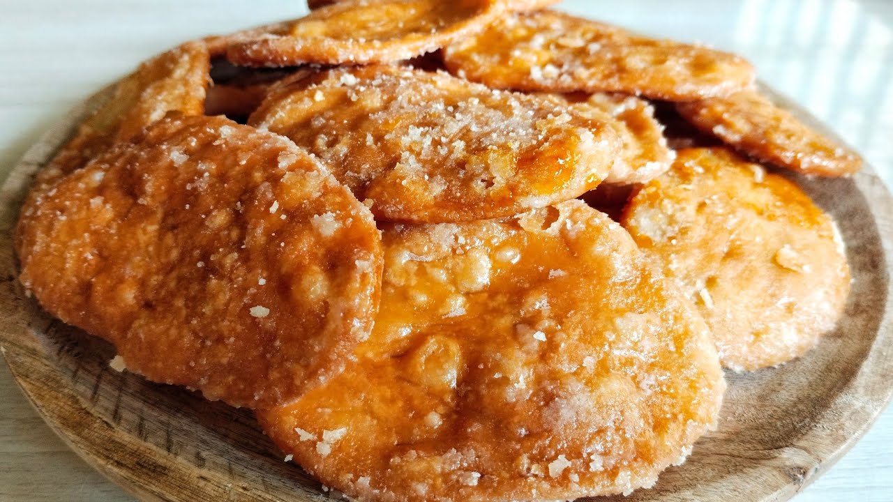 জিভে গজা | Jibe Goja Recipe | মুচমুচে জিভে গজা বানিয়ে ফেলুন মাত্র তিনটি উপকরণ দিয়ে | Goja Recipe 