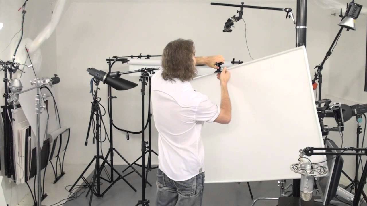 Cool DIY Diffuser for studio product photographer: how to build $20 diffuser panel and save $200