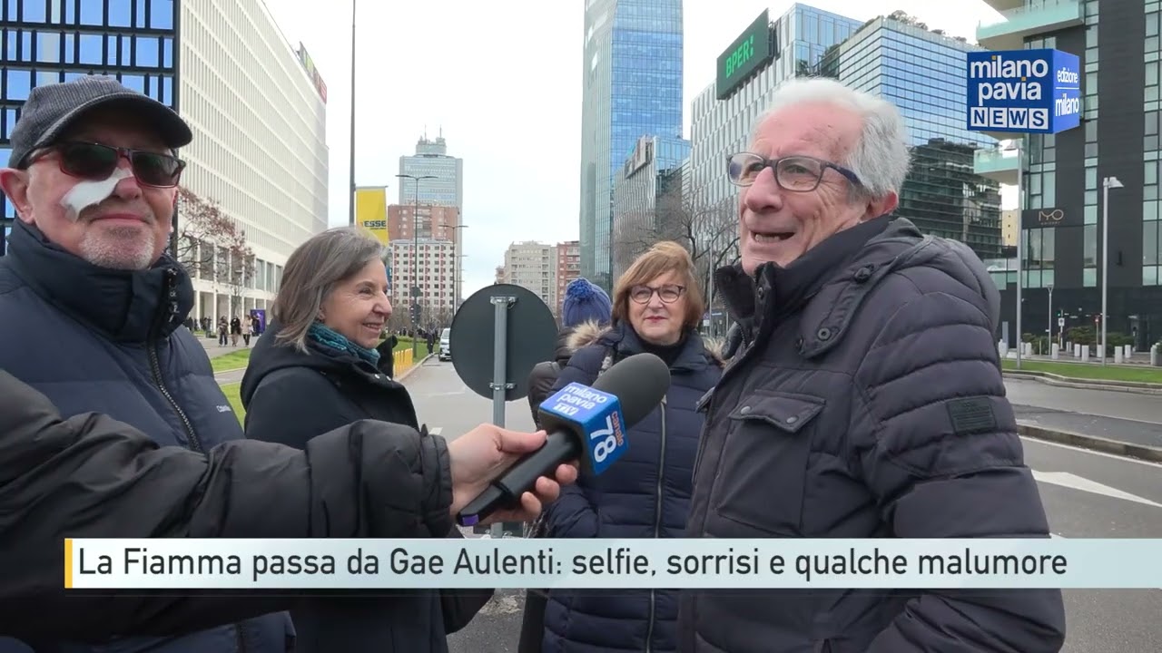 La Fiamma passa da Gae Aulenti: selfie, sorrisi e qualche malumore