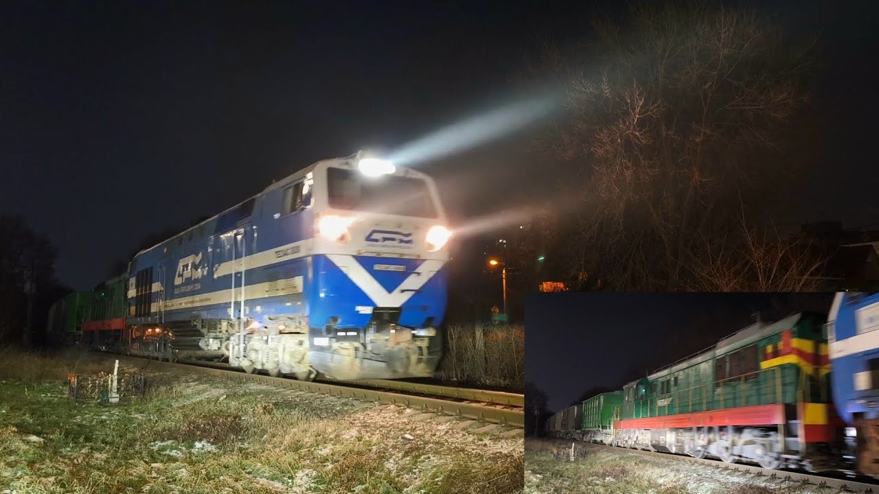 Тепловоз ТЭ33АС-3008 + ЧМЭ3-3867 с грузовым поездом