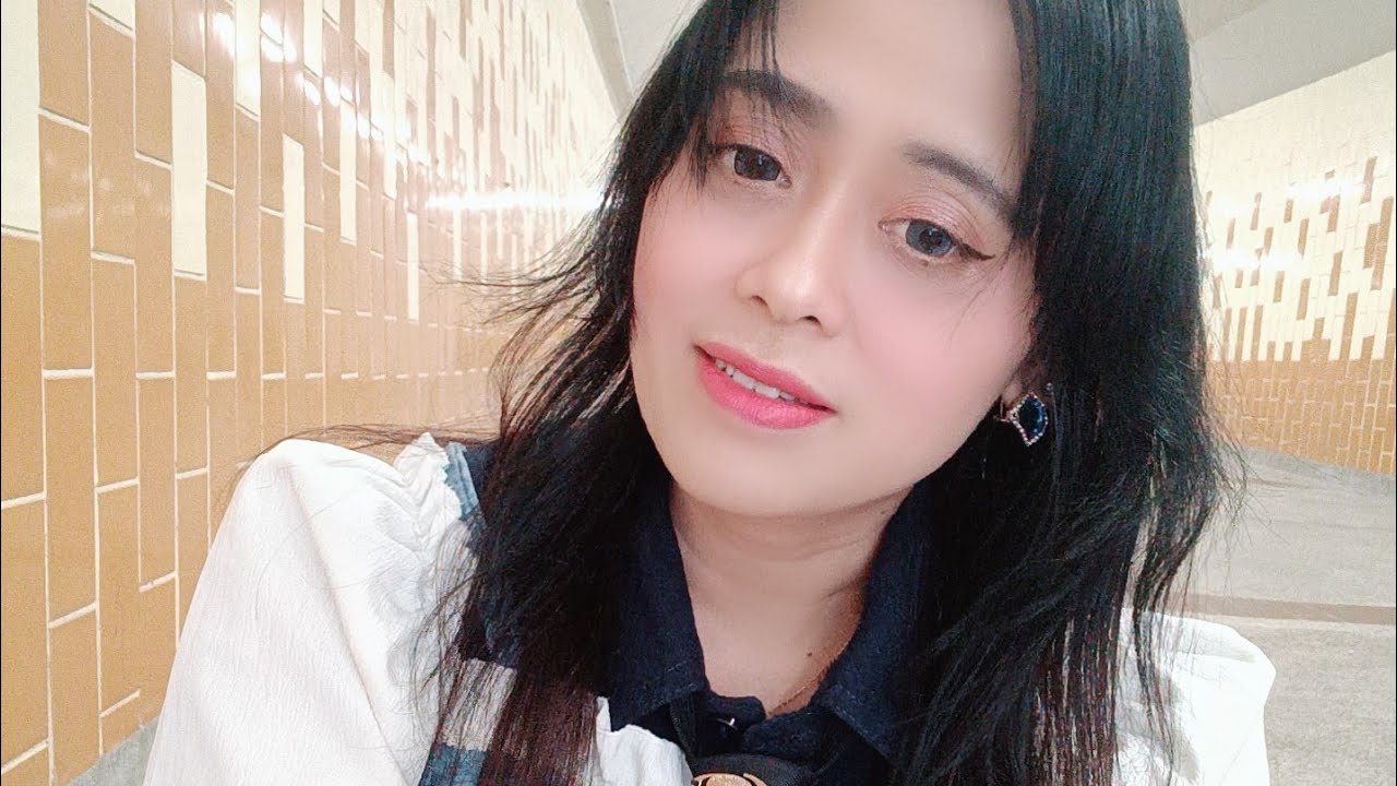 syalwa Official sedang live sekarang!