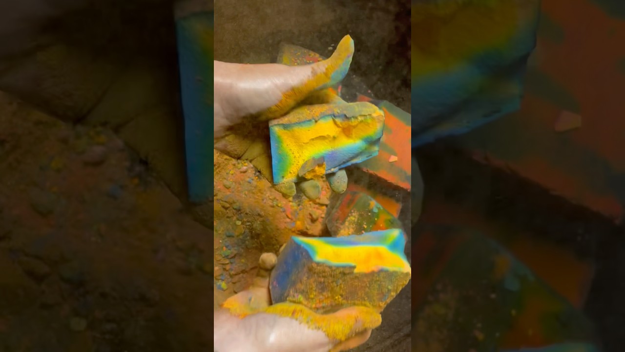 Dusty dyed chalk