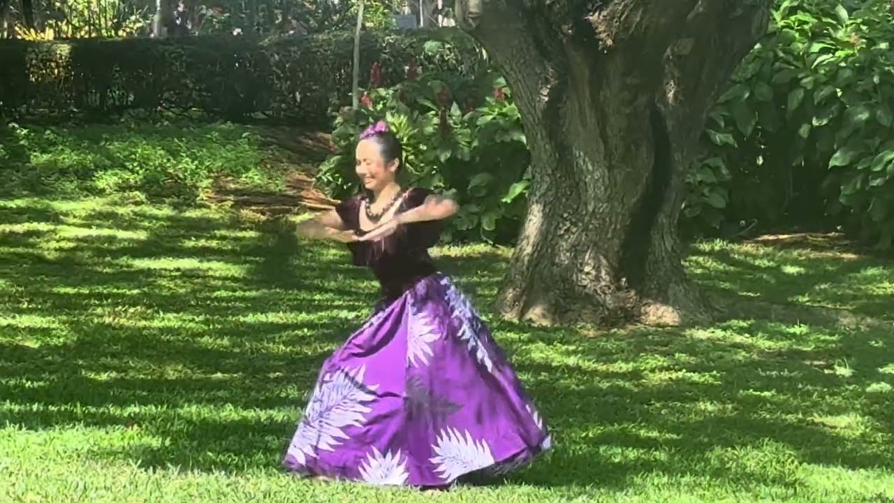 Hanalei Moon, Hula at the National Tropical Botanical Garden