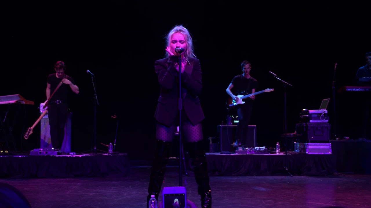 On Purpose & First Love - Sabrina Carpenter LIVE - Kansas City