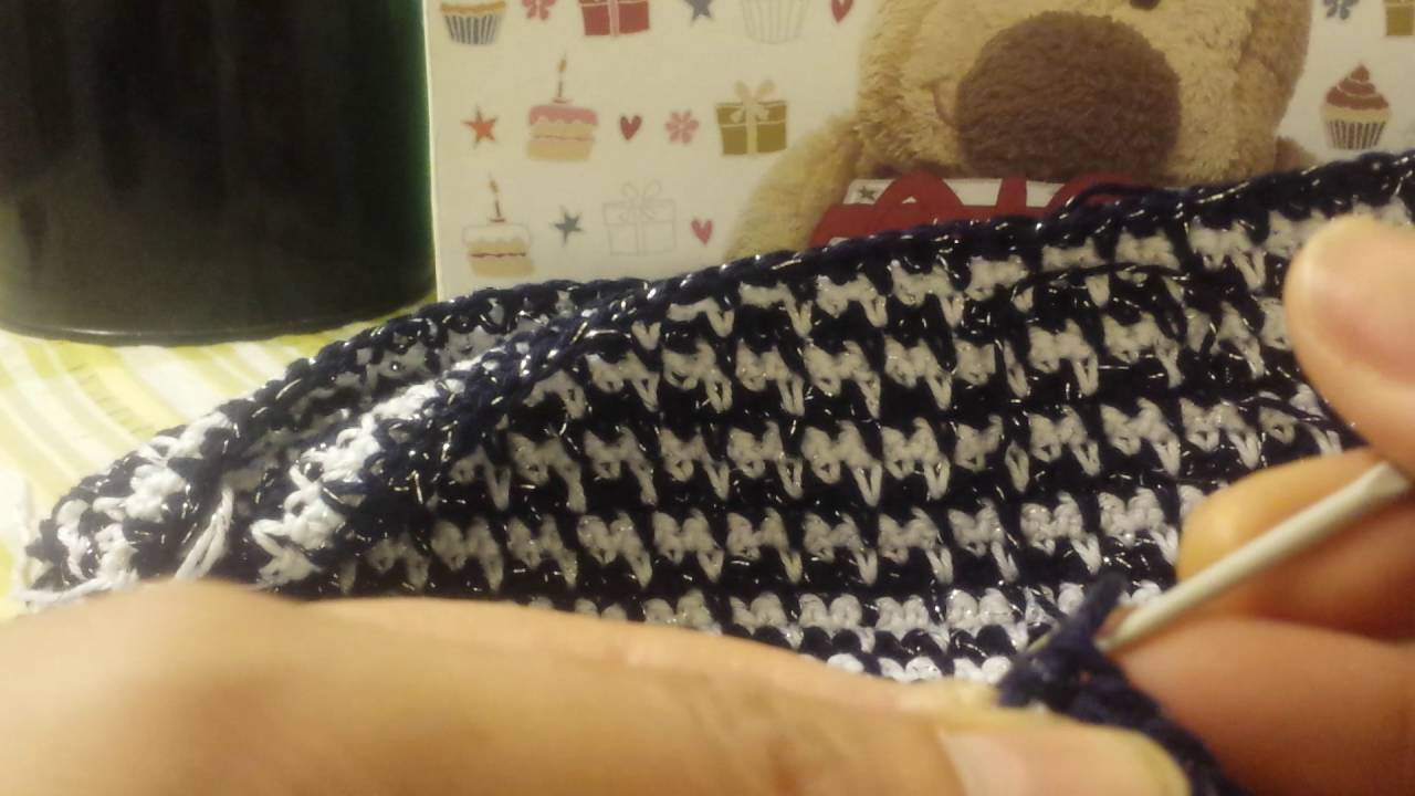 Tapete com ponto pied de poule em croche