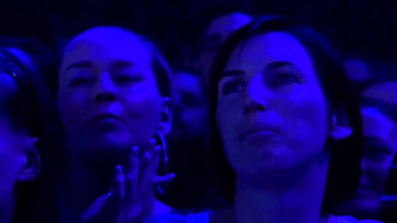 Ákos -  Kezemet nyújtom