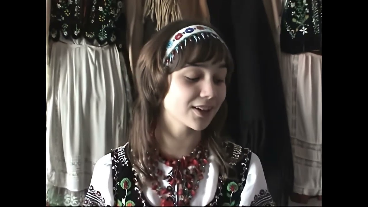 Lemkos in Ukraine 2007 Luda Kurys (17) sings Lemko folk songs with Stefa Hurej (Solotwiny) @LemkoHUB