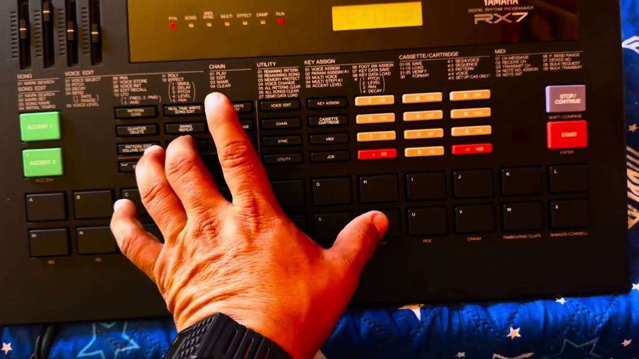 YAMAHA RX7 Programación reset creación de ritmos parámetros asignación de sonidos