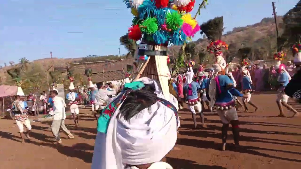 आदिवासी होली वालंबा रा
