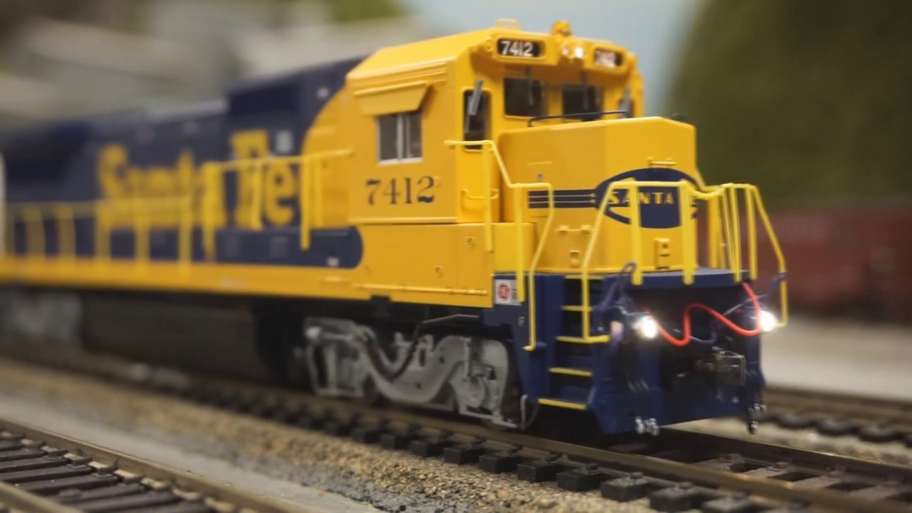 Atlas Santa Fe B40-8 W/ Custom Lights and Tsunami 2
