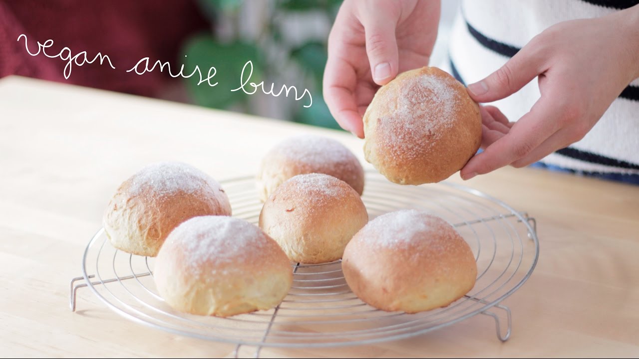 Vegan Anise Buns | Bollos de anís veganos