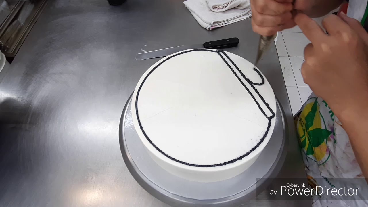 Drawing DORAEMON in the cake#小叮当 #01