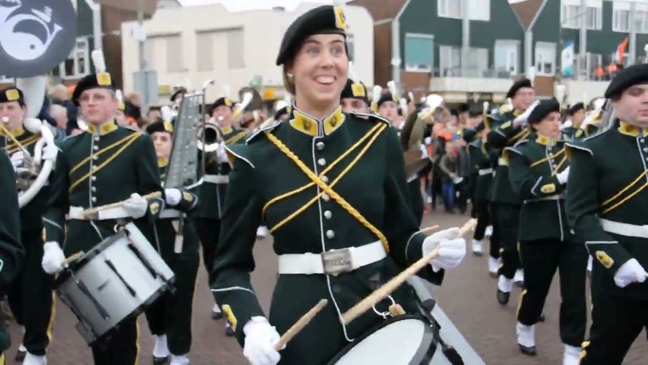 showband Urk koningsdag 2023  straatshow Playmobil