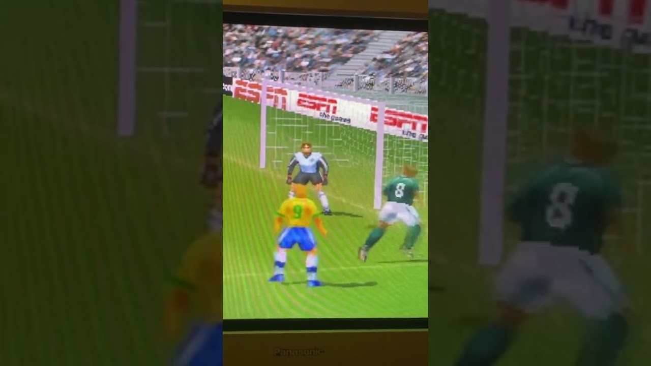 R9 on a CRT is 😍 #shorts #pes #retrogaming