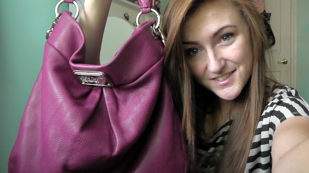 What's In My Purse? (Updated)