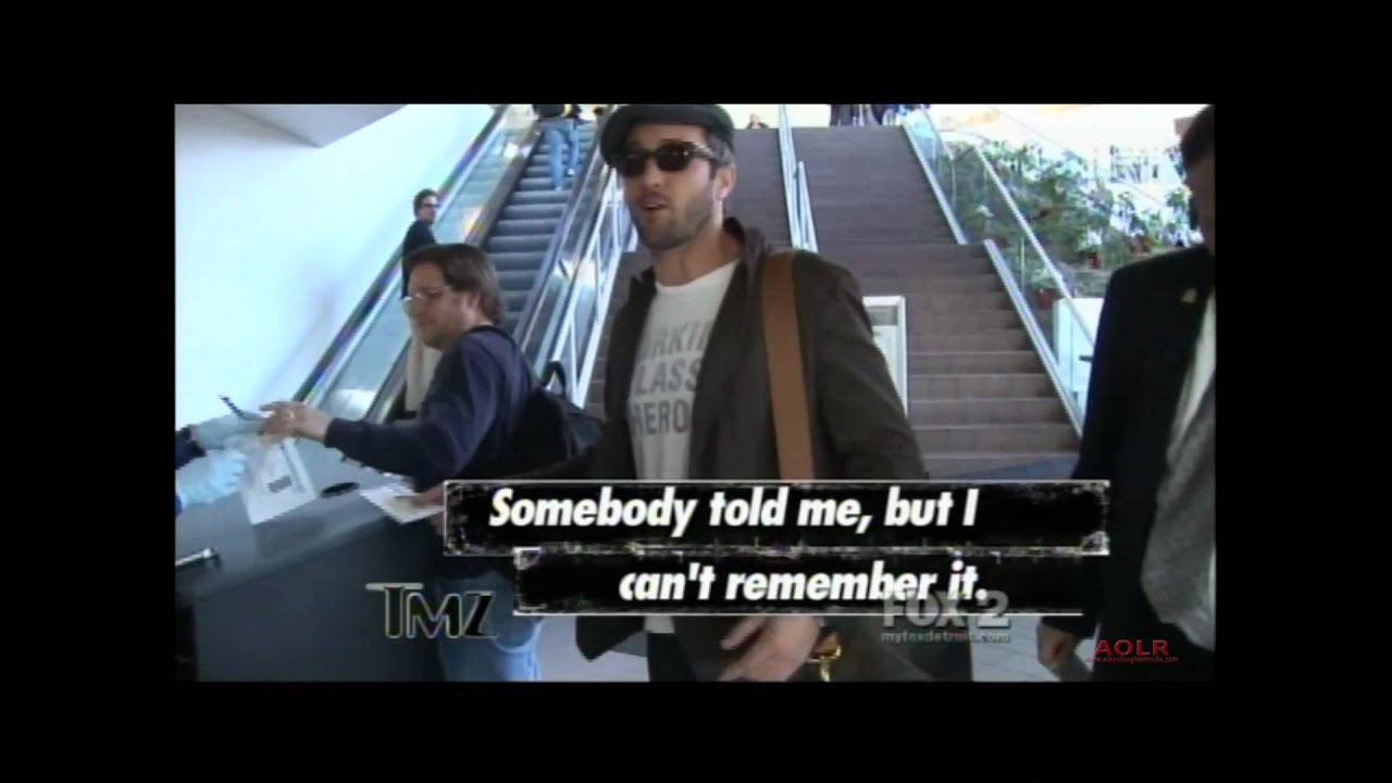 Alex O'Loughlin at LAX - TMZ - 01/03/11