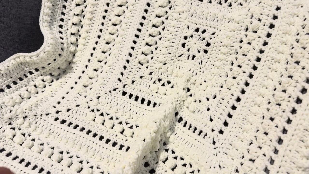 Crochet baby shower blanket lovey size #crochet #crochetbabyblanket 