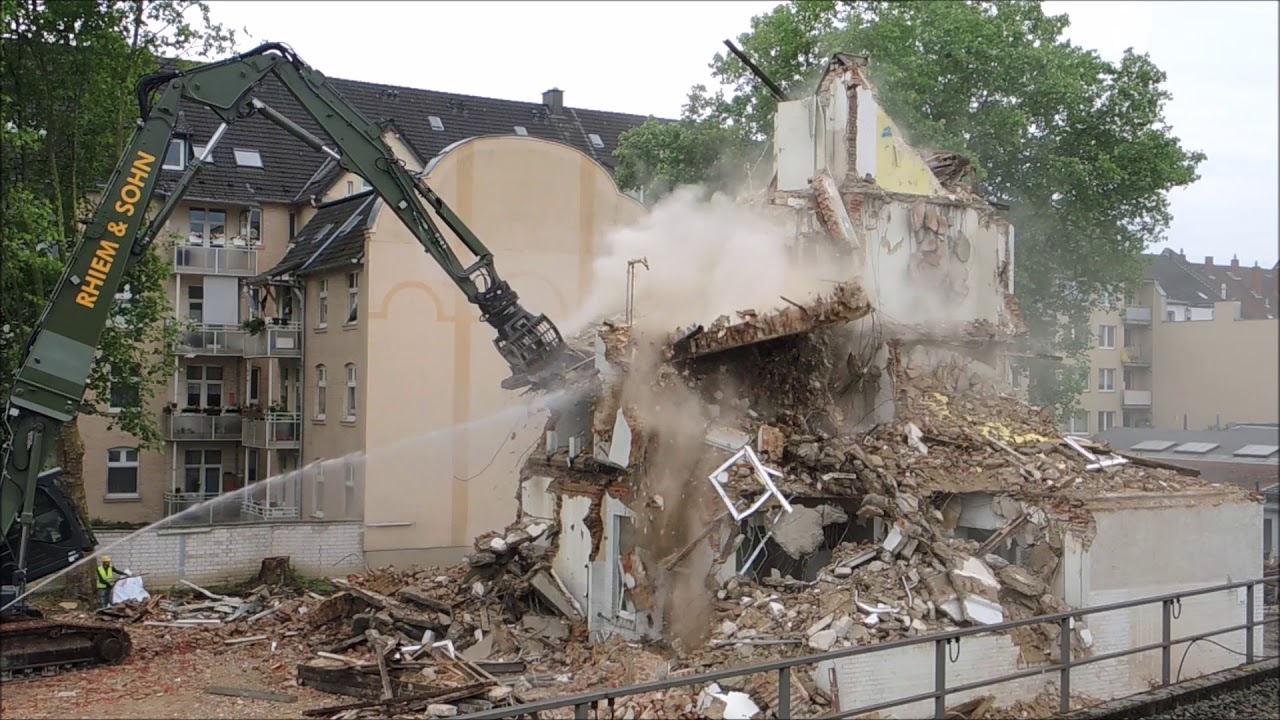Bagger Hitachi  350 KMC 400 der Abriss geht weiter