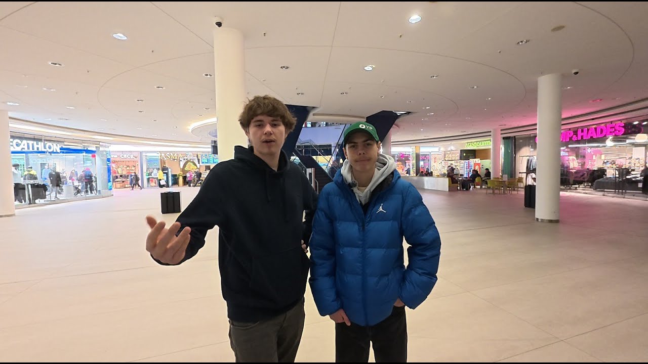 Vlog mit @Cooljulino. am Potsdam HBF :)