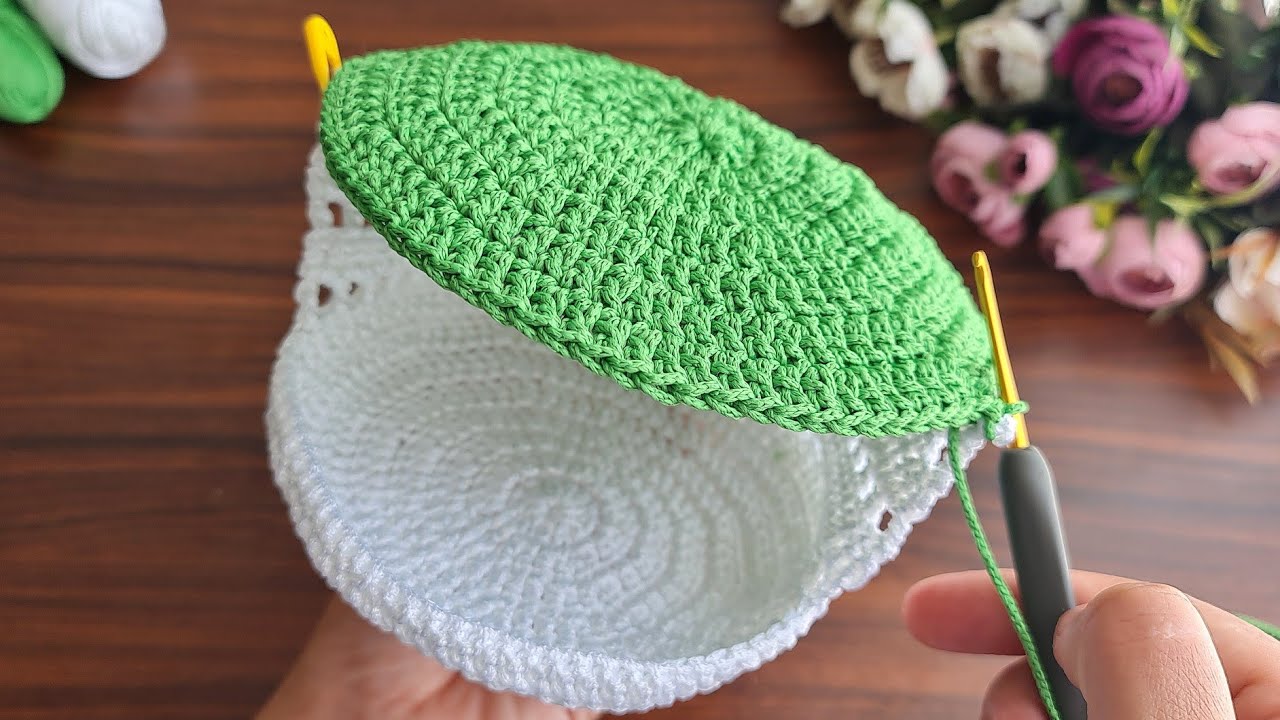 Super Easy Crochet Design Napkin Holder ✔ How to make very useful crochet frog napkin holder.