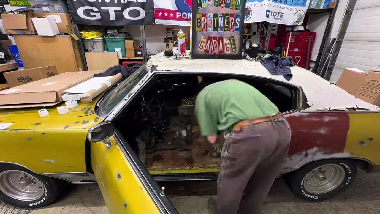Разборка салона Buick Skylark 1971 года выпуска, принадлежащего Голди 