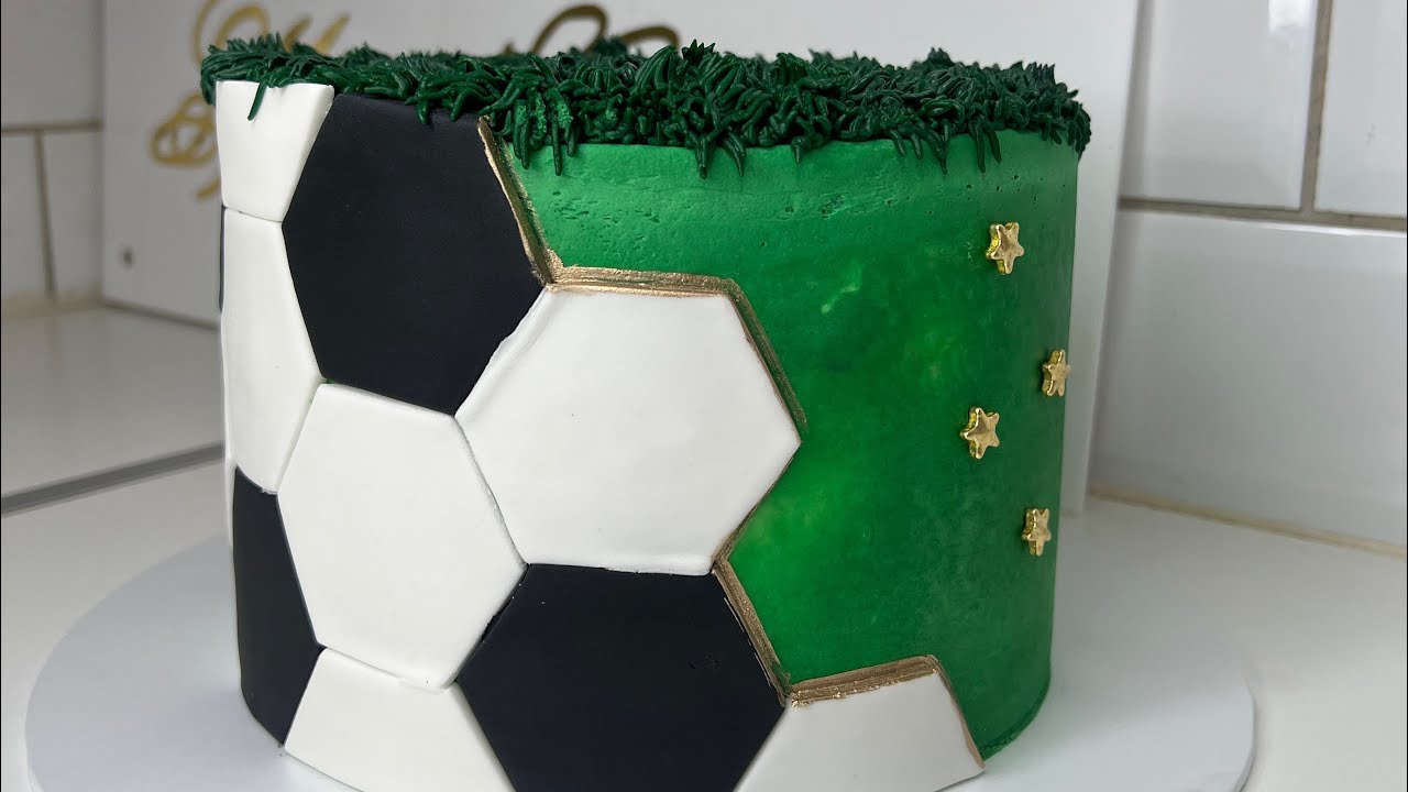 Rum football themed birthday cake ⚽️