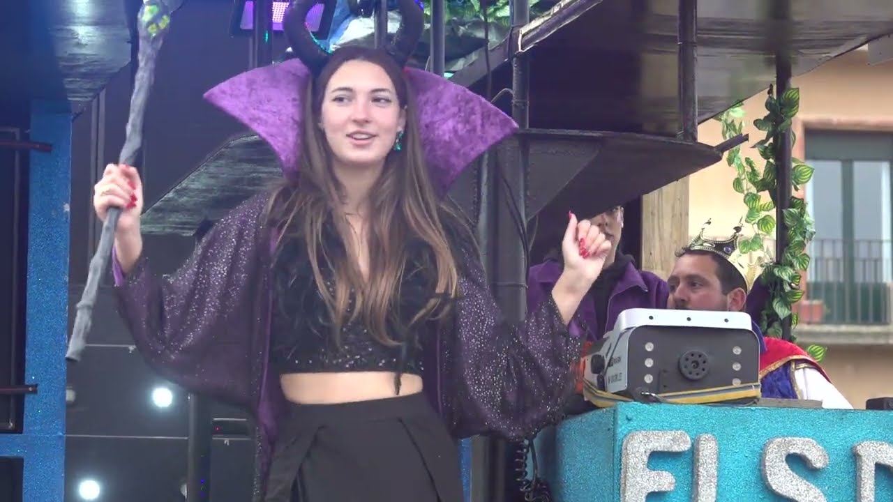 Vídeo-resum de la rua de carnaval de la Bisbal, 25.02.2023