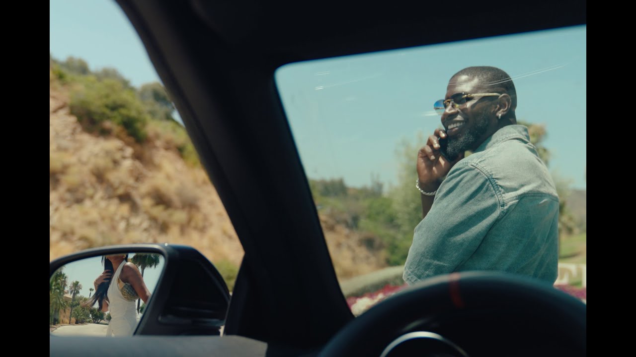 MOMSII - MOËT ET CHANDON (Clip Officiel)