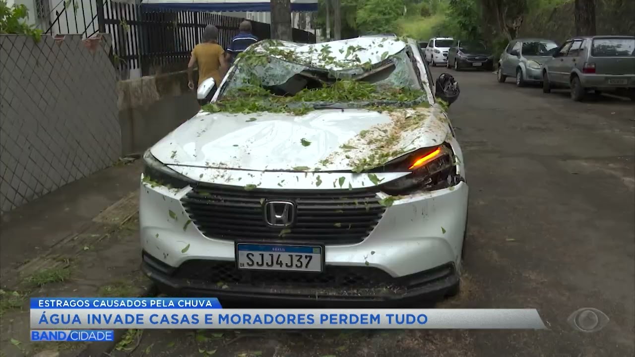 Água invade casas em Salvador - Band Cidade