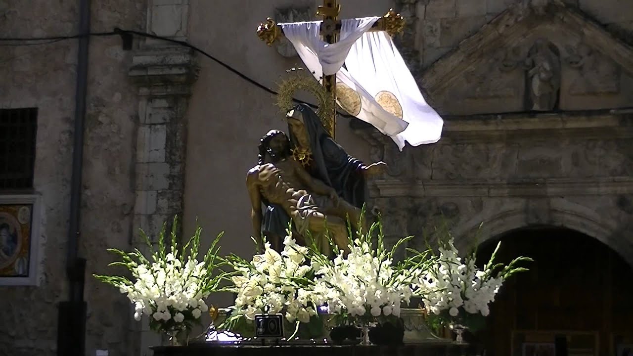 Viernes Santo - Virgen de las Angustias (Salida procesional) - Semana Santa Cuenca 2014