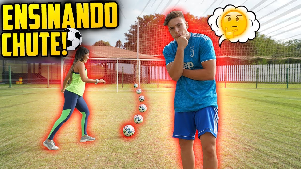 TENTEI ENSINAR ELA A CHUTAR NO FUTEBOL, ELA APRENDEU?!