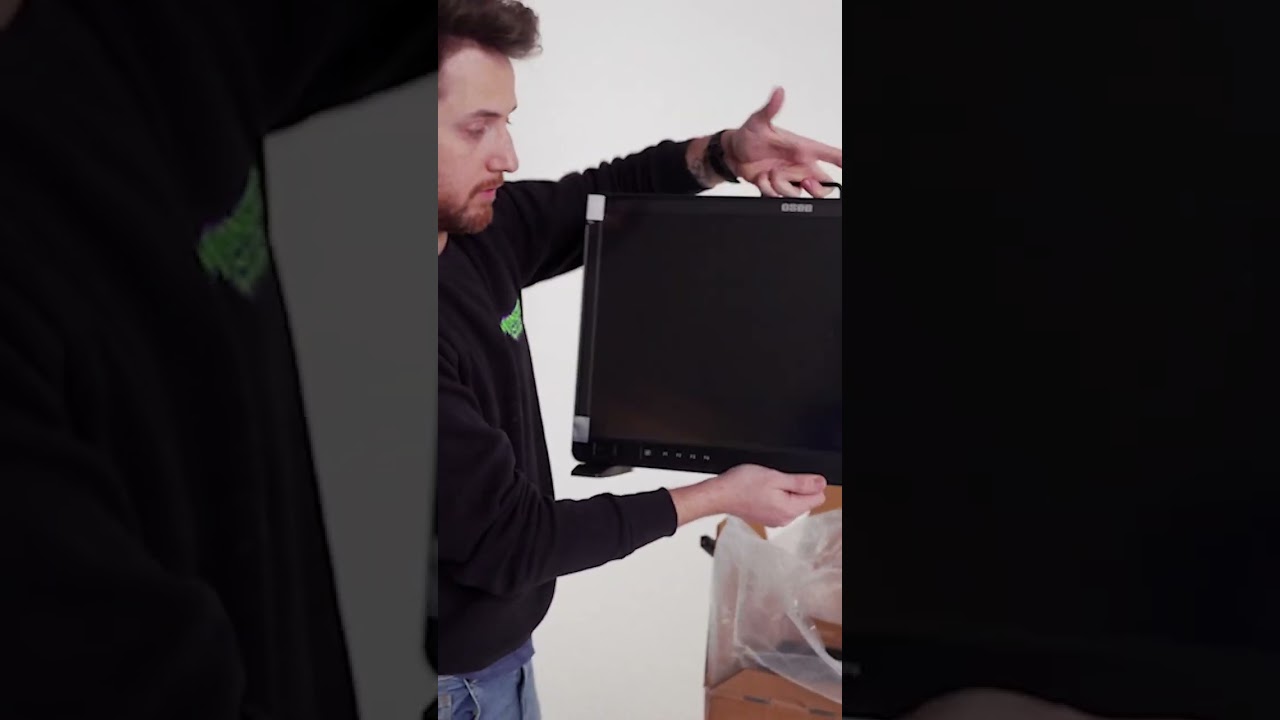 Osee Mega 22S4 22“ Multi-View Production Monitor Unboxing by Jem Karto @jemkartodp