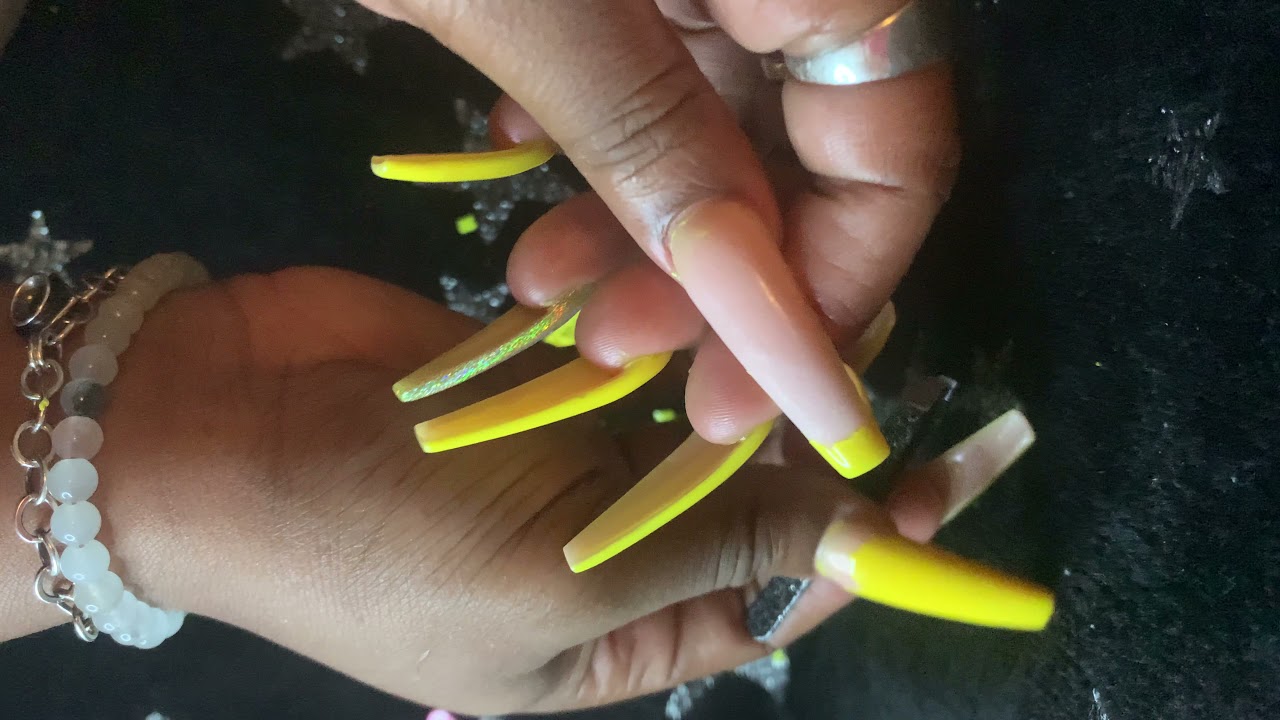 Asmr 🎧 | peeling off gel polish 💅🏾 | no talking 🤫