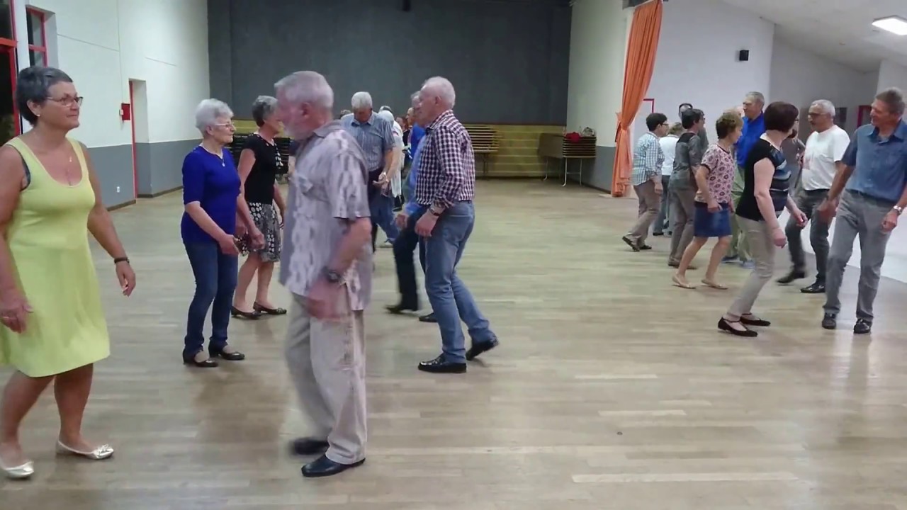 Bourrée 2 temps en ligne dansée à Lombers 81