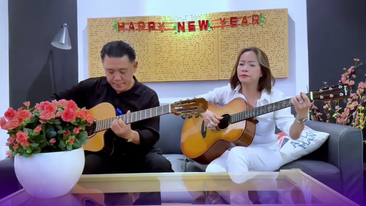 Thailêdung với ca khúc  KHÓC LÀM CHI EM sáng tác Diệu Lê  guitar Hoàng Minh