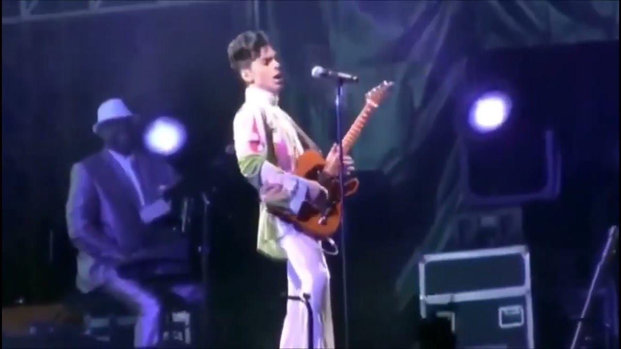 PRINCE LIVE - 20TEN TOUR - ALDECIA DO MECO, PORTUGAL 2010 **PLEASE LIKE & SUBSCRIBE** FULL CONCERT