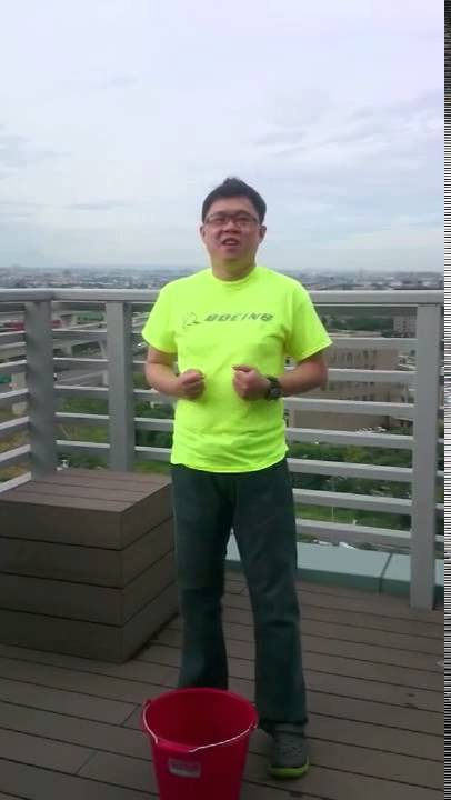 EVA Air Chairman takes  Ice Bucket Challenge  for charity!