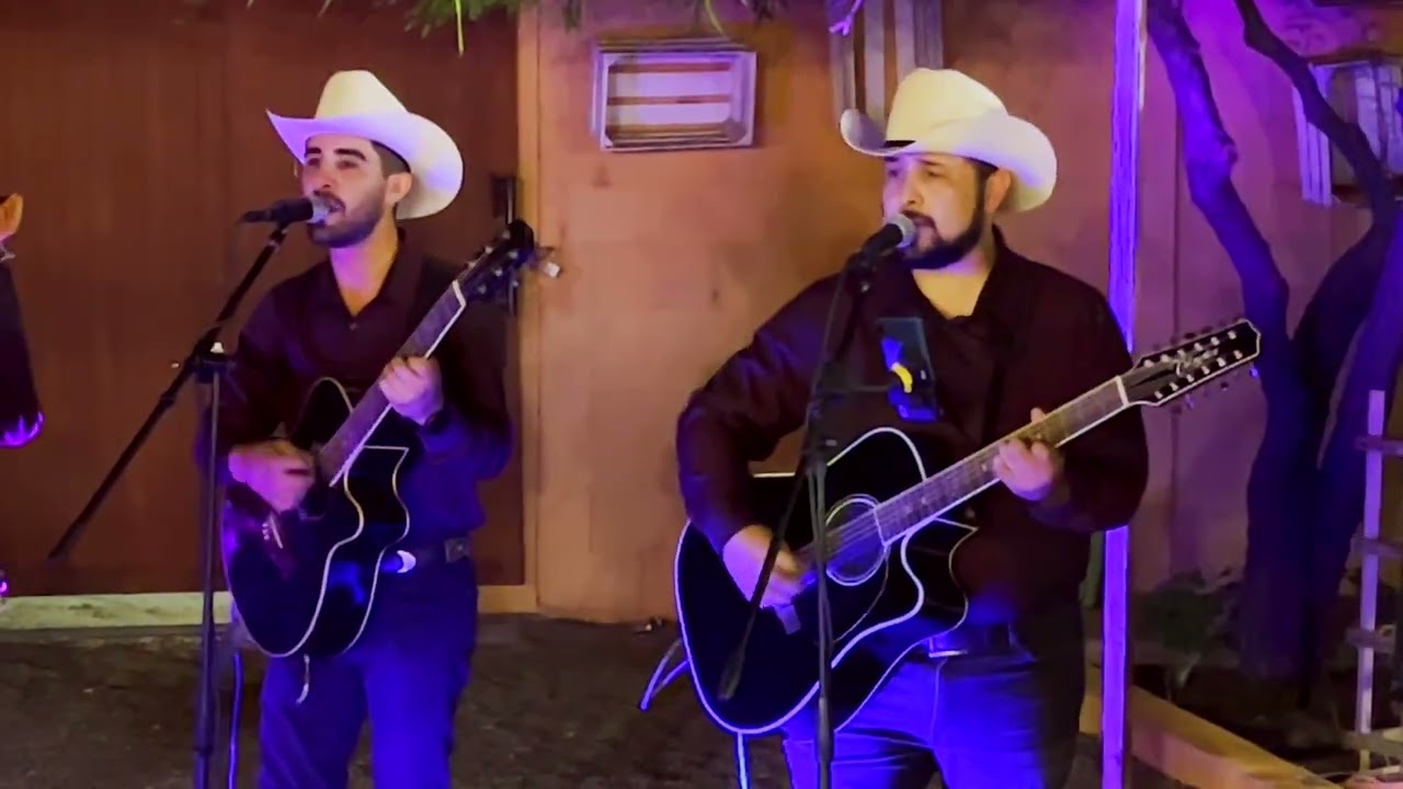 Finos De Mente - El Mecatito (Live Fest)
