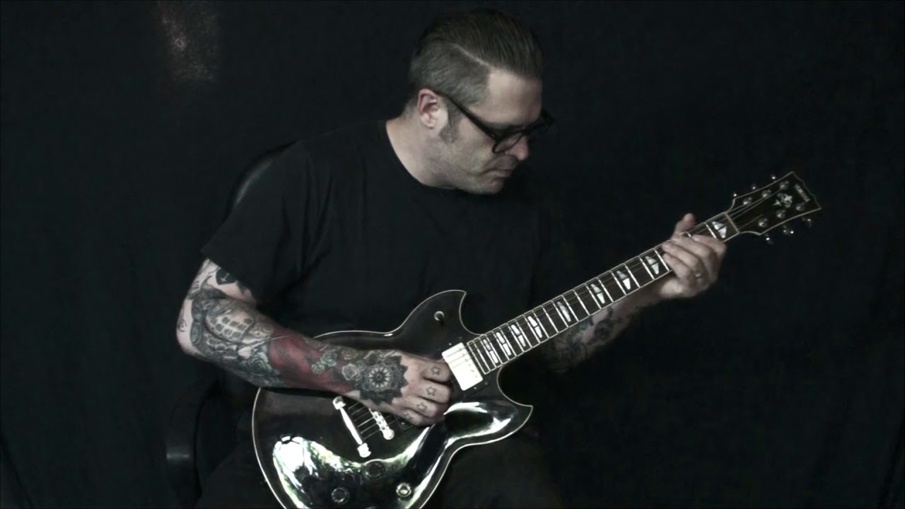 Mike Squires of Loaded plays Wolfetone Marshallheads