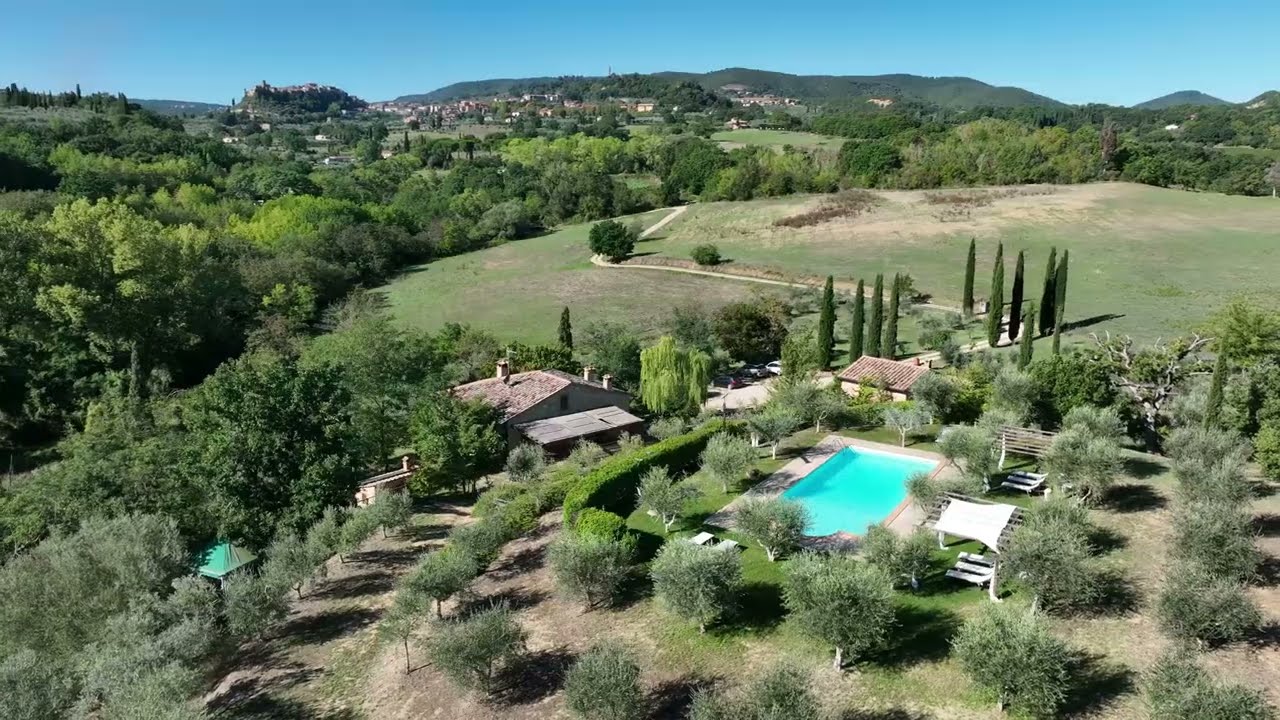 Agriturismo ristrutturato in Toscana | Renovated farmhouse in Chianciano terme - Tuscany