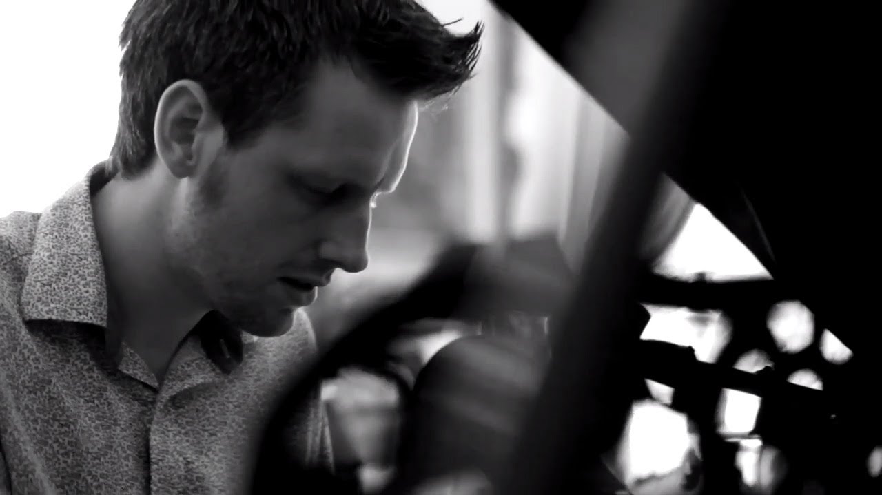 Ross Breen :: Keep The Light On