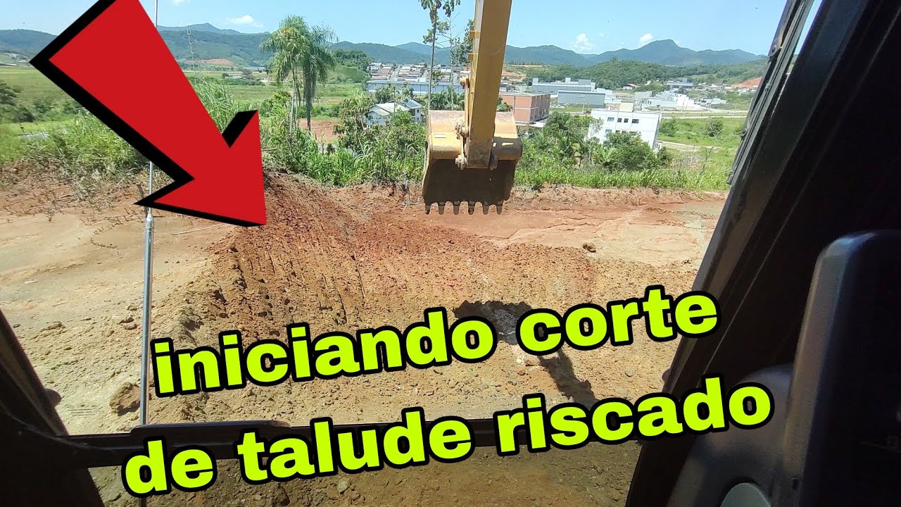 talude riscado, inciando corte e carregamento de caminhão, emprevistos na hora do corte!!!