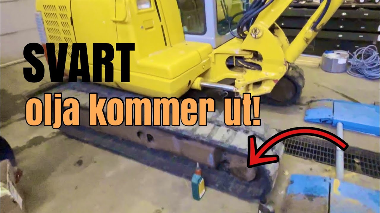 Byter olja i slutväxeln på grävmaskinen. Takeuchi Tb145
