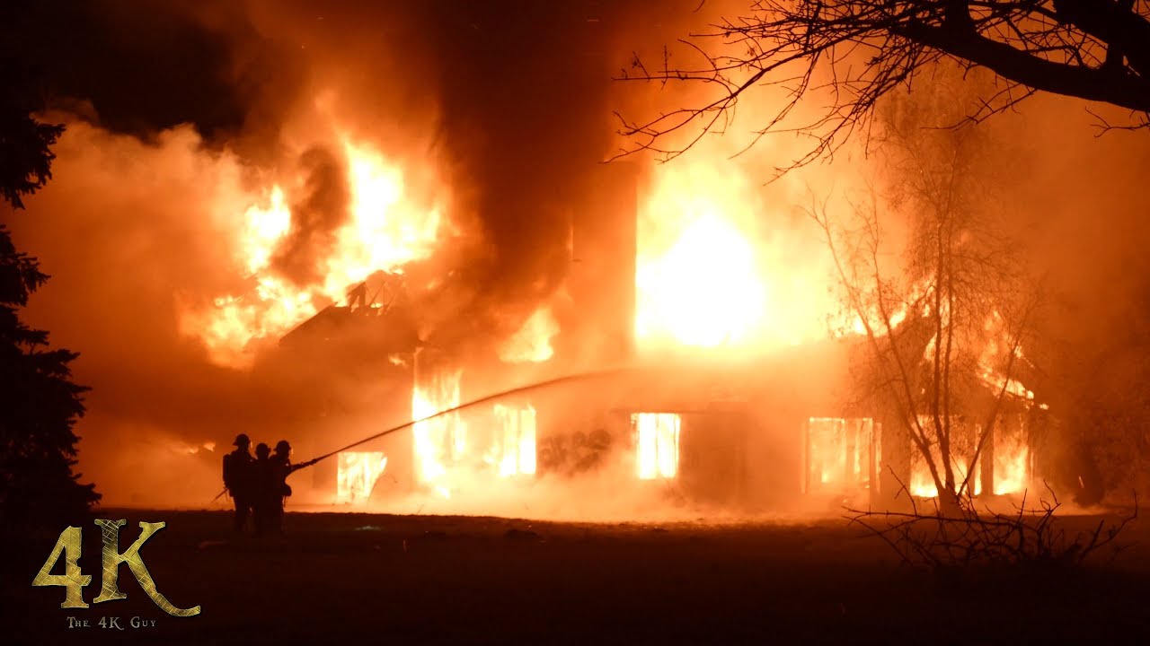 Montreal: Large mansion destroyed by spectacular wind driven fire 10-30-2017