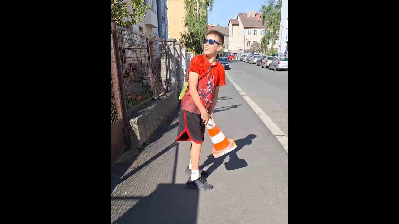 VŠICHNI JSTE RAKLE